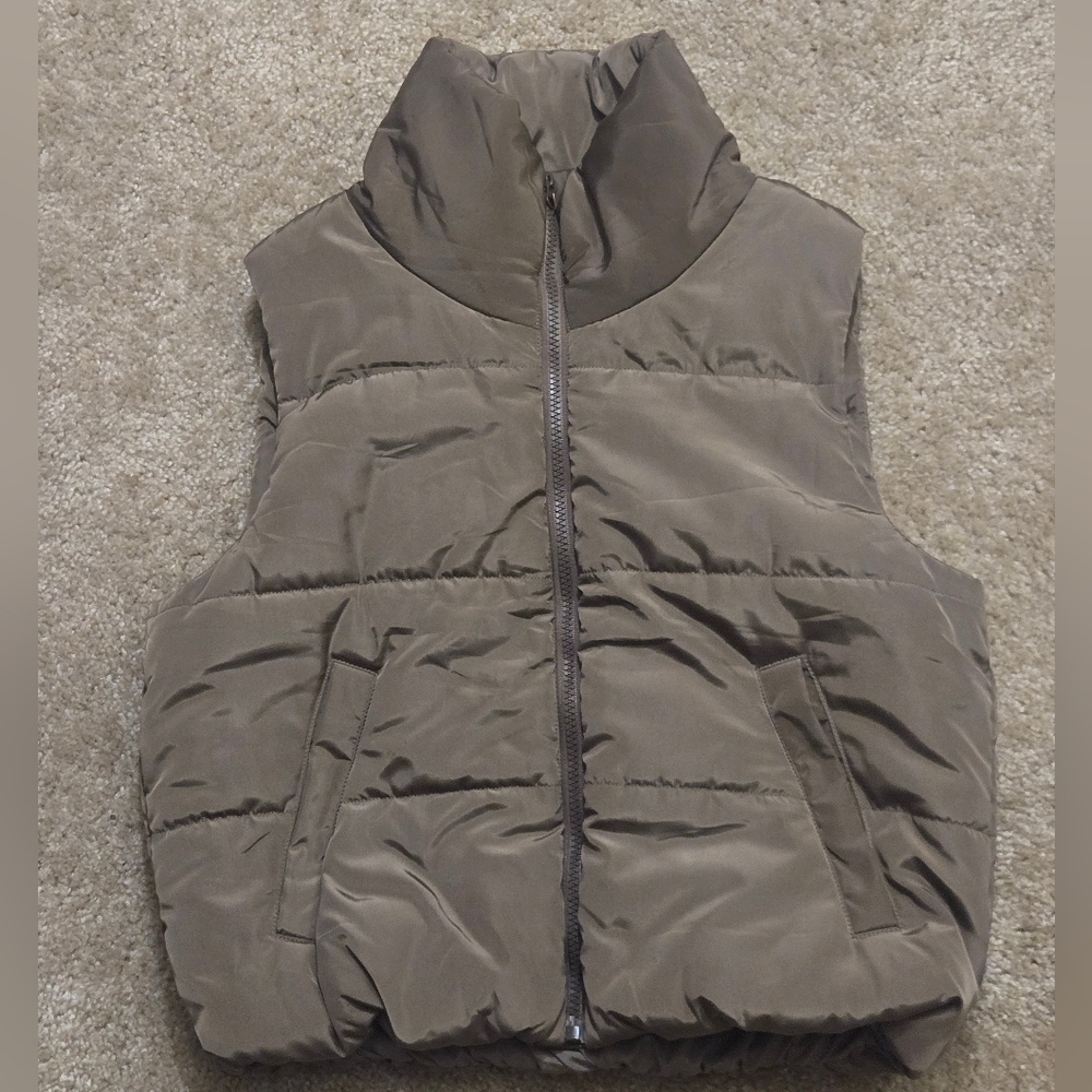 Stylish Women's Tan Puffer Vest